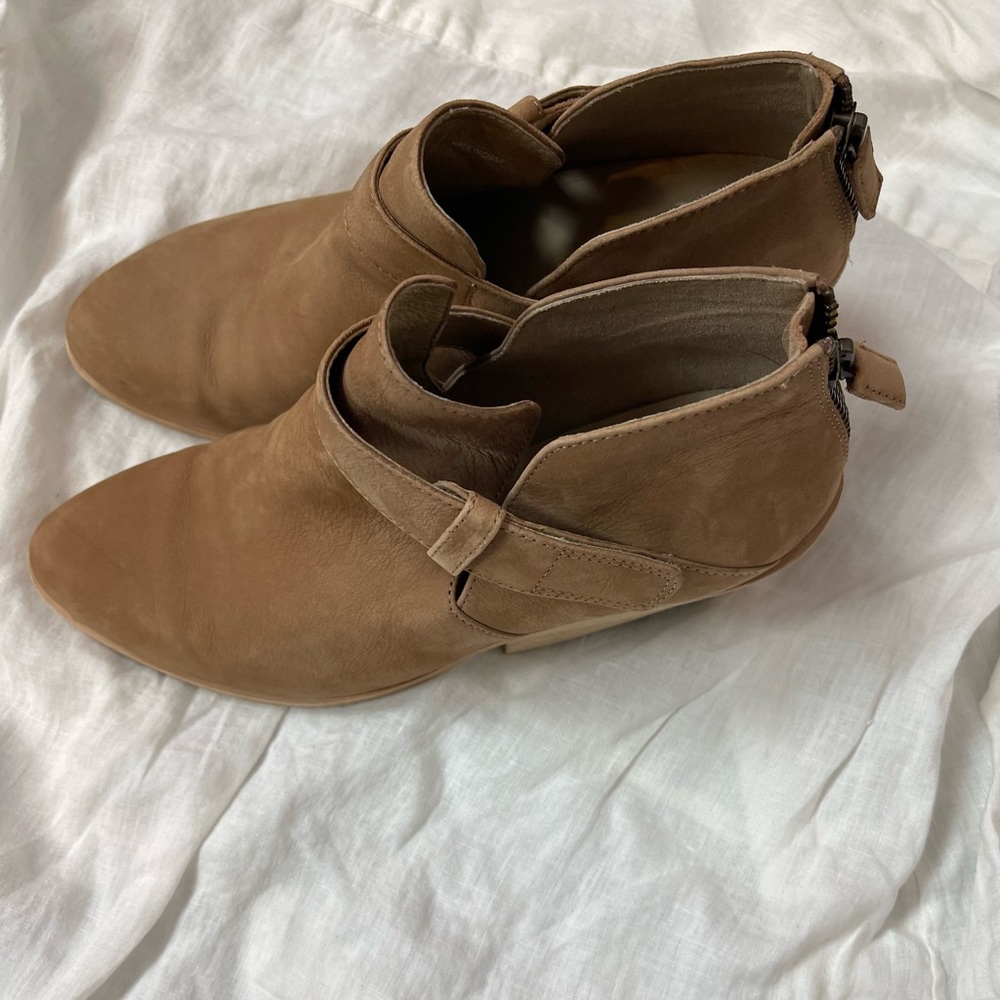 Eileen Fisher Ives Bootie Wheat Nubuck Leather Ankle Size 8 $250
